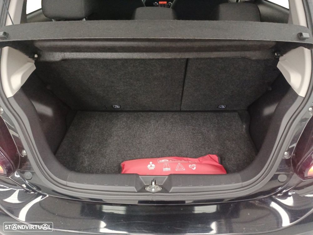 Mitsubishi Space Star - 16