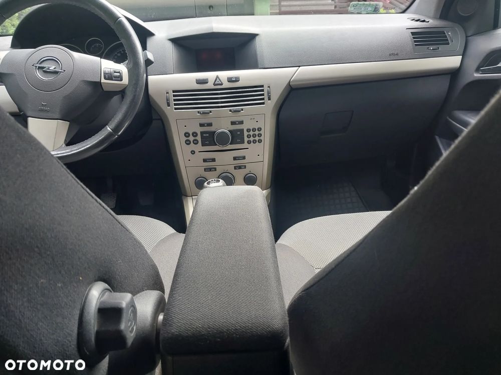 Opel Astra 1.7 CDTI - 11