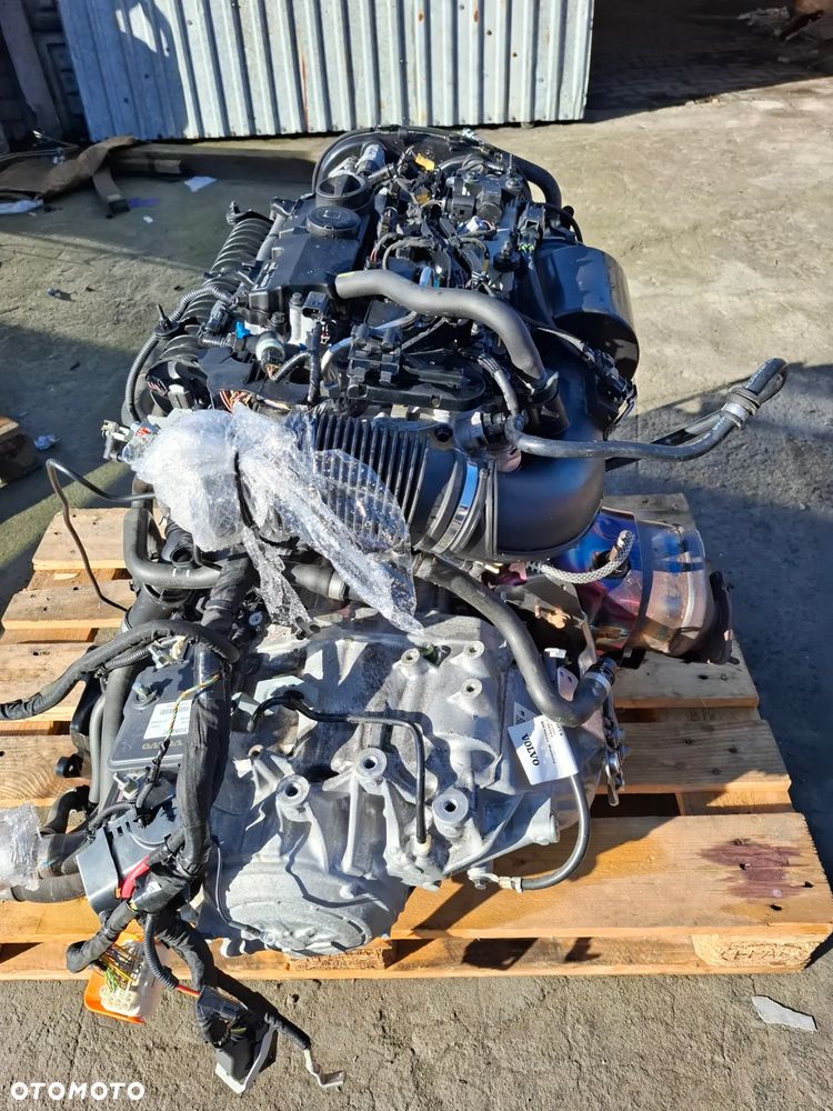 SILNIK VOLVO 40 T5 B4204T19 - 3