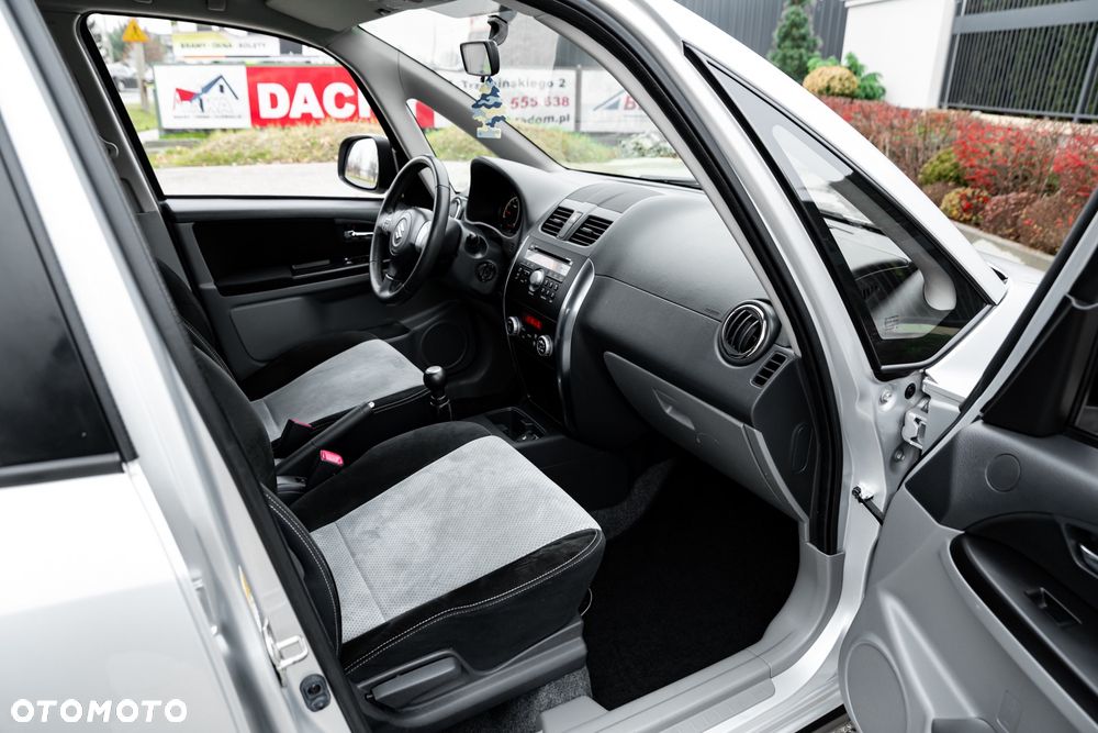 Suzuki SX4 1.6 Premium 4WD - 22