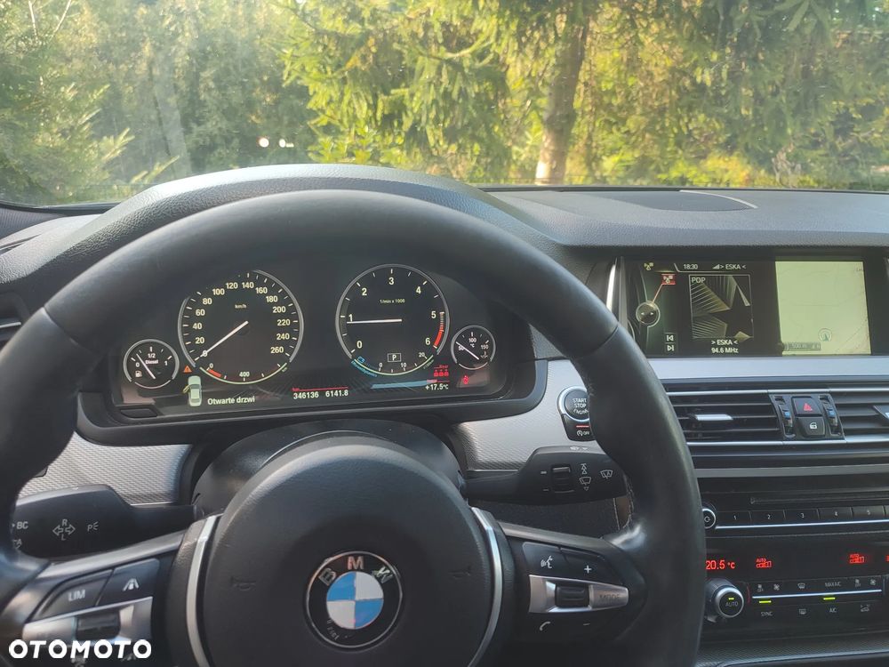 BMW Seria 5 525d xDrive - 10