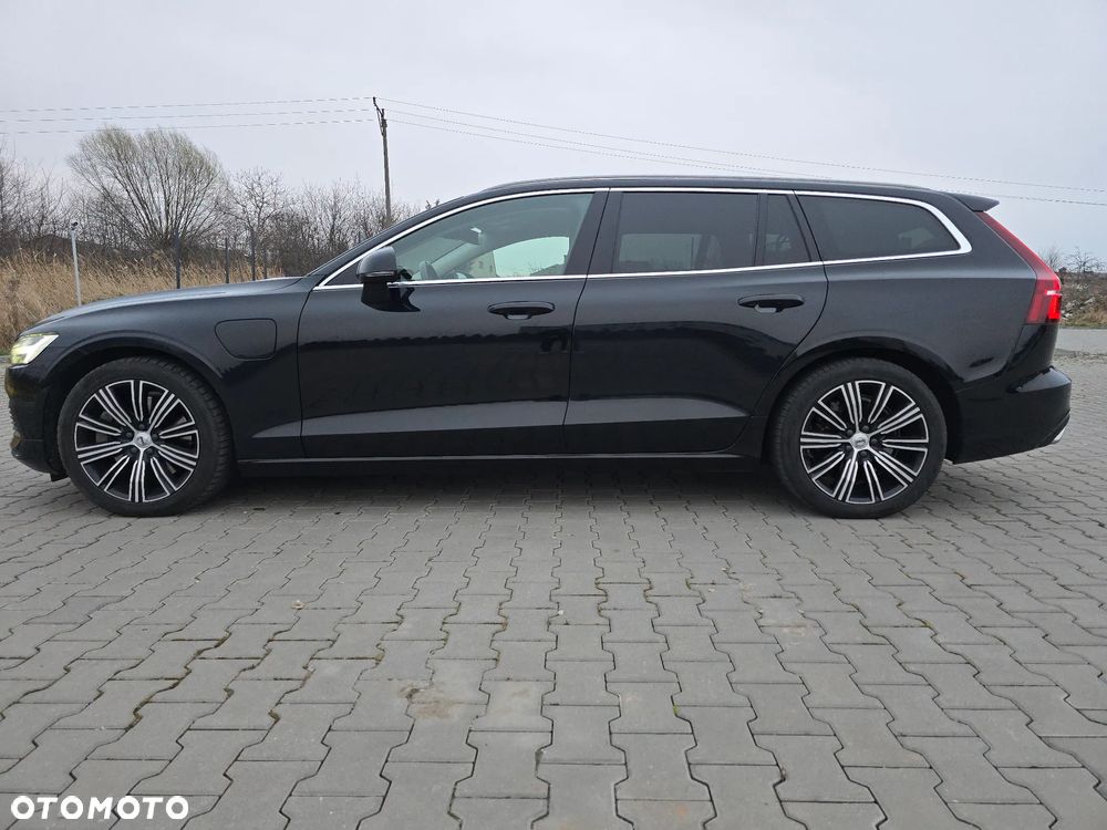 Volvo V60 T6 AWD Plug-In Hybrid Essential - 33