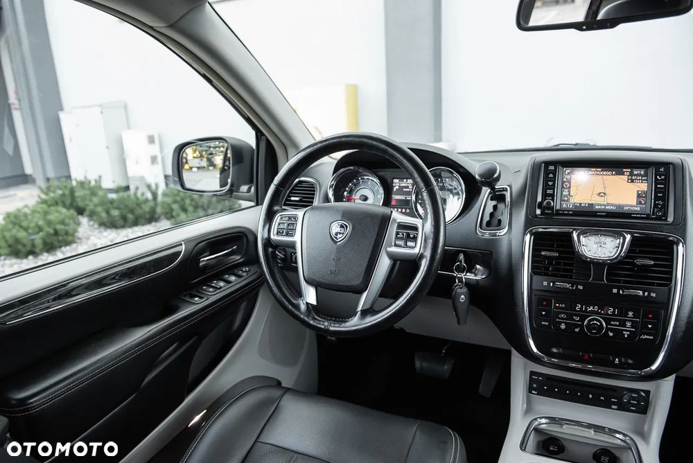 Lancia Voyager - 27
