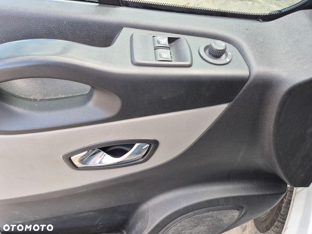 Renault Trafic - 9