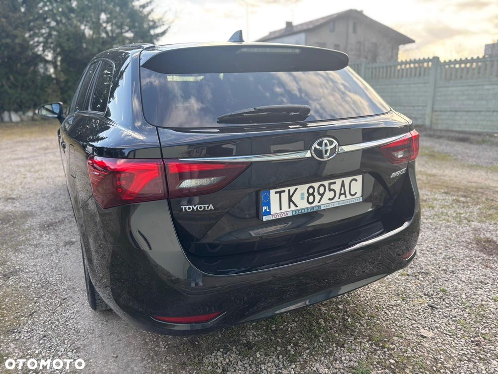 Toyota Avensis - 9