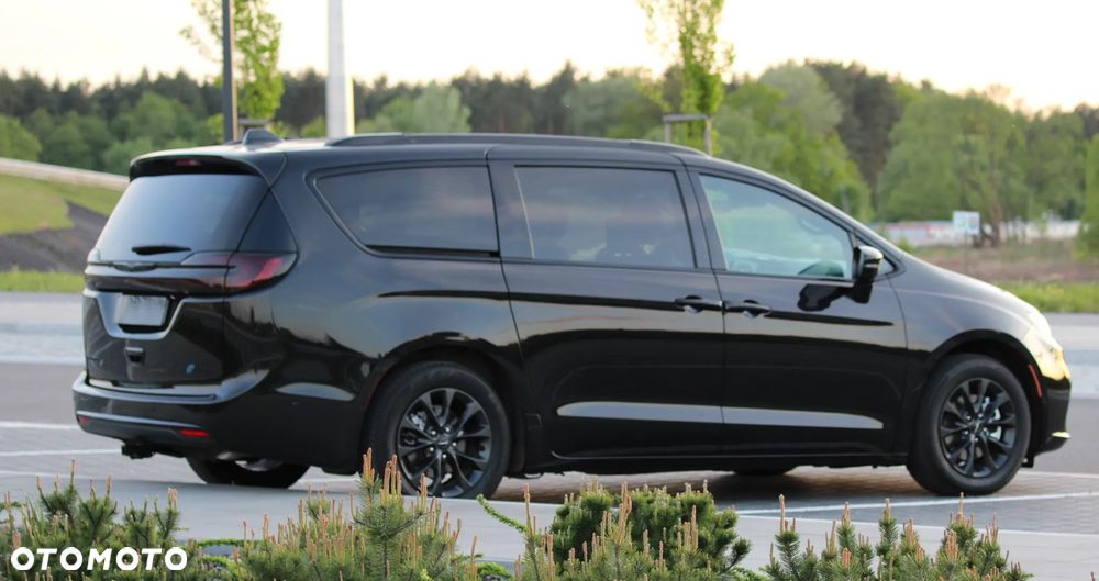 Chrysler Pacifica - 13