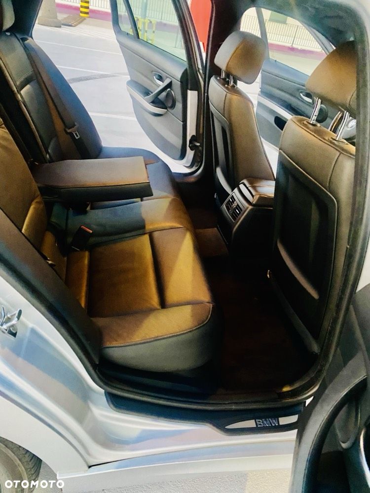 BMW Seria 3 320d xDrive DPF - 8