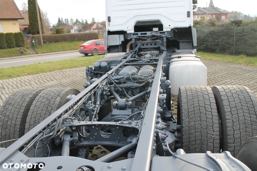 Mercedes-Benz AXOR 2536 6x2 manual - 18