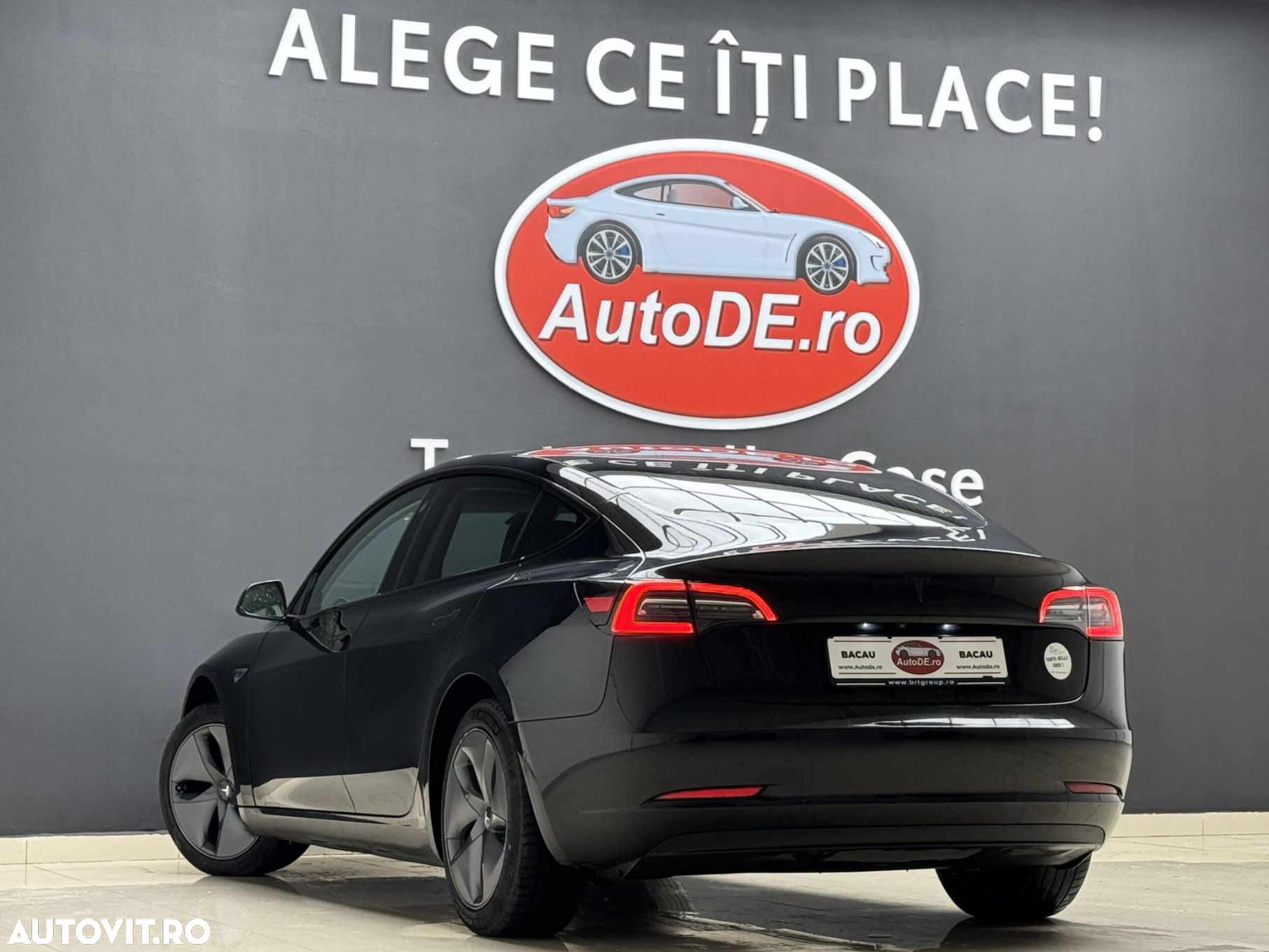 Tesla Model 3 - 3