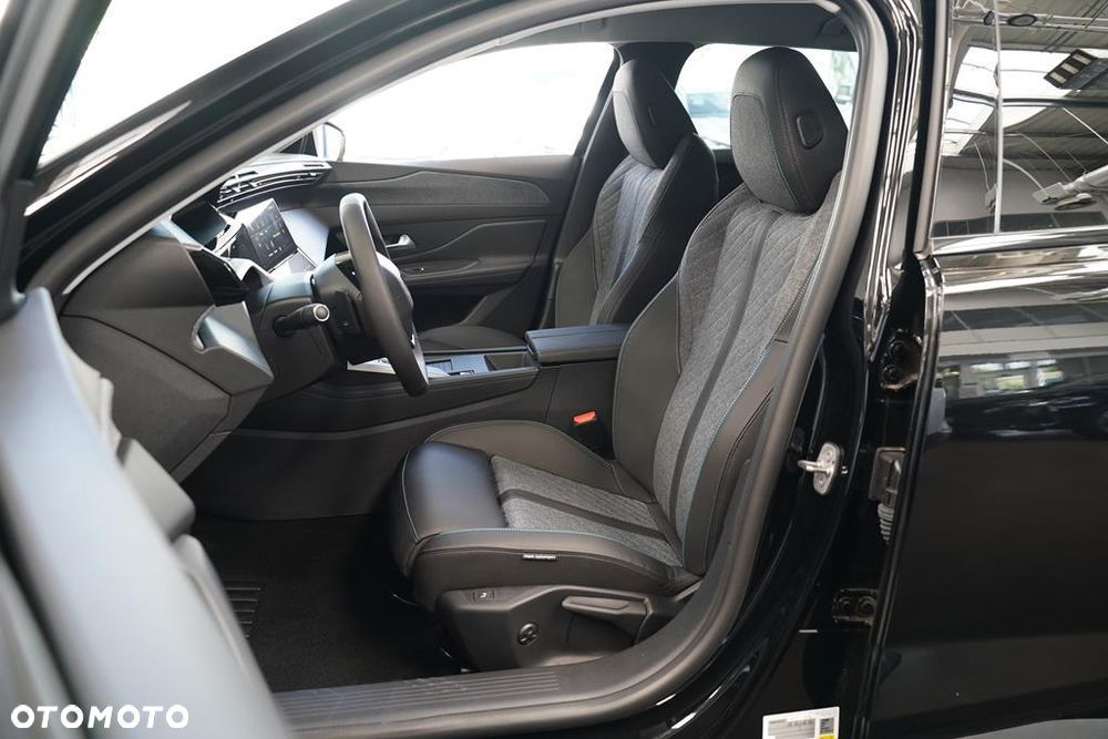 Peugeot 408 1.2 PureTech mHEV Allure S&S e-DSC6 - 11