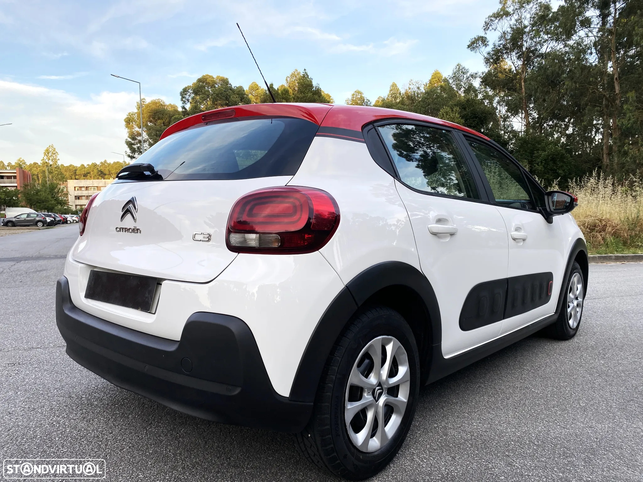 Citroën C3 1.2 PureTech Shine - 26