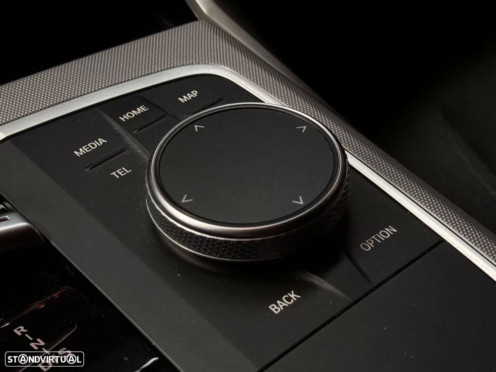 BMW 320 e Pack Essence Auto - 30