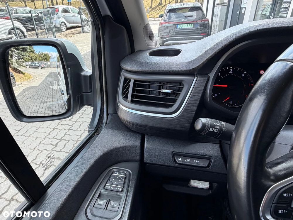 Renault Trafic - 23