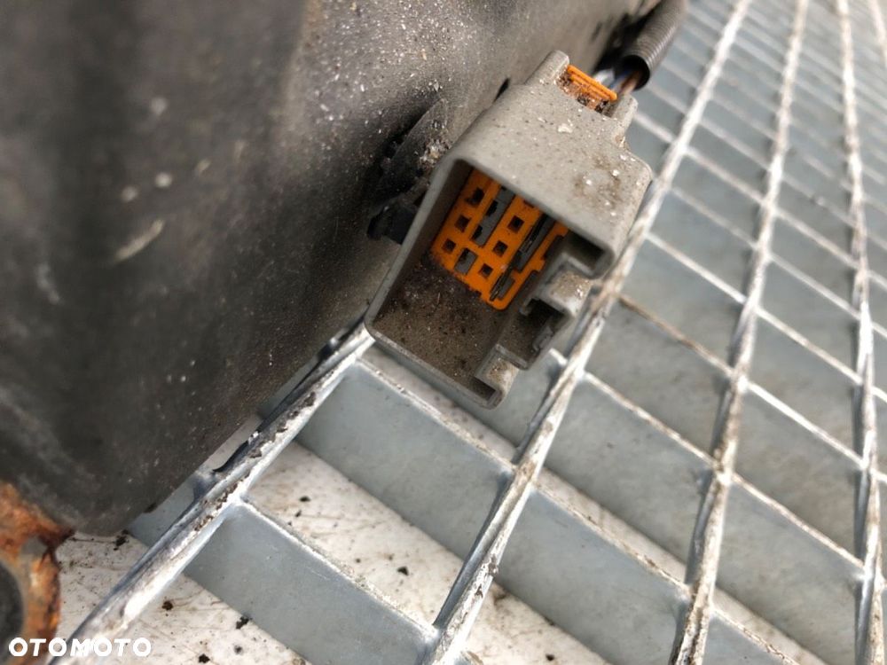 FOTEL PRAWY PRZÓD  VOLVO FH II 2012 - 2022 500 368 kW [500 KM] 10x4/6 2017 - 3