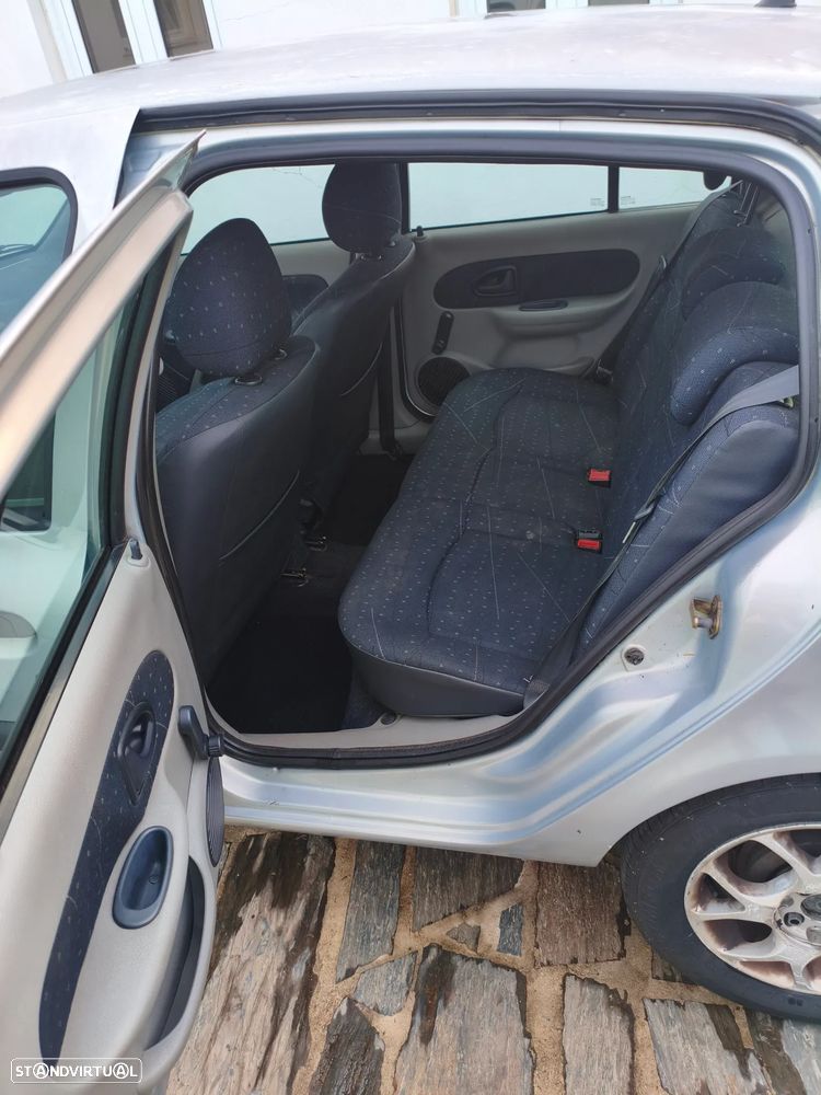 Renault Clio 1.2 Confort Authentique GPL - 10