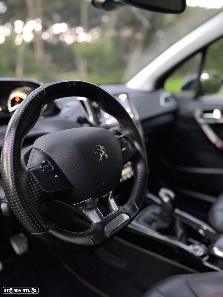 Peugeot 2008 1.2 PureTech GT Line - 15