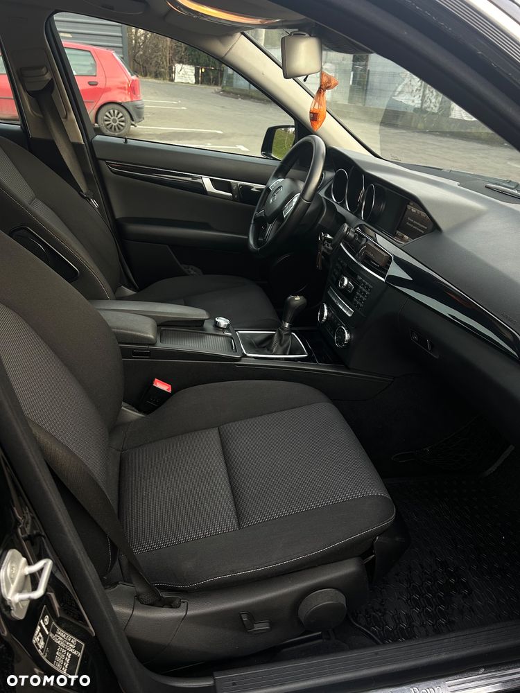 Mercedes-Benz Klasa C 220 CDI BlueEff Classic - 16