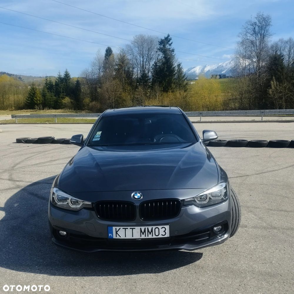 BMW Seria 3 330i GPF xDrive - 3