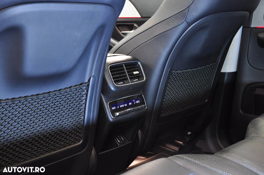 Mercedes-Benz GLE 300 d 4MATIC - 32