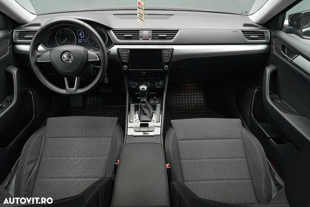 Skoda Superb 2.0 TDI DSG Ambition - 8
