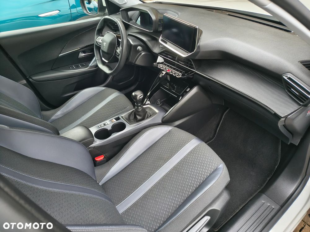 Peugeot 2008 PureTech 130 Allure - 20