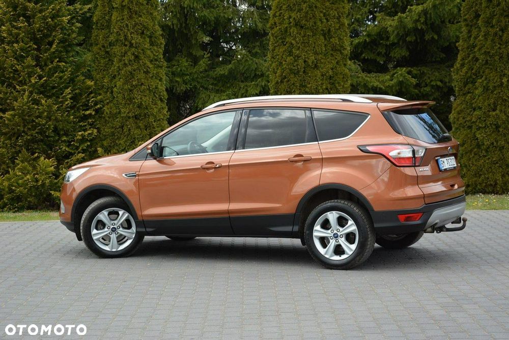 Ford Kuga 1.5 EcoBoost 2x4 Titanium - 4