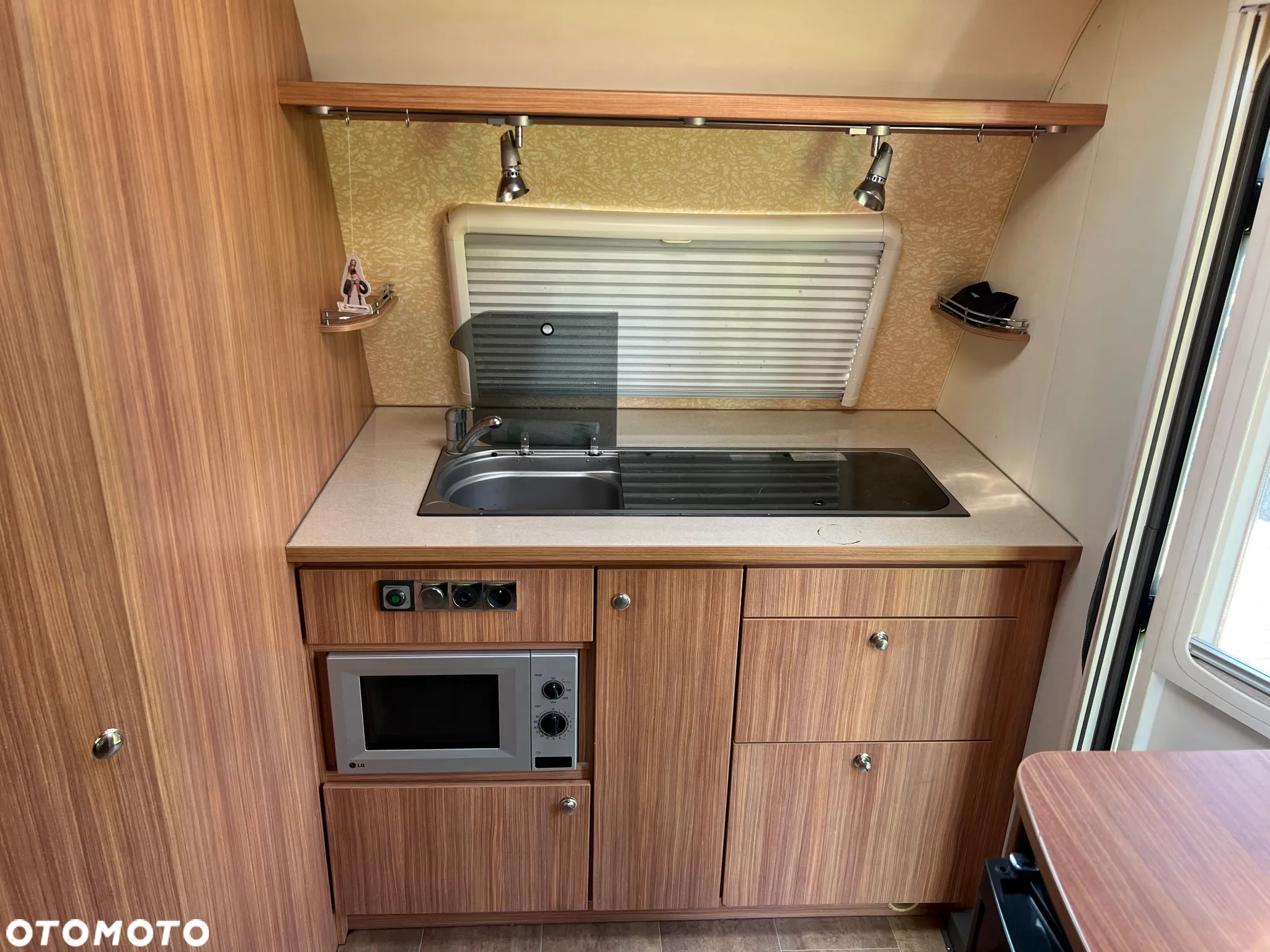 Burstner Averso Plus 410TS - 9