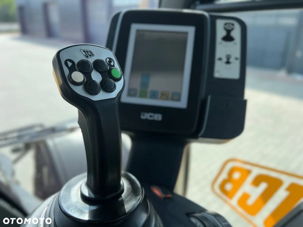 JCB Fastrac 7230 - 15