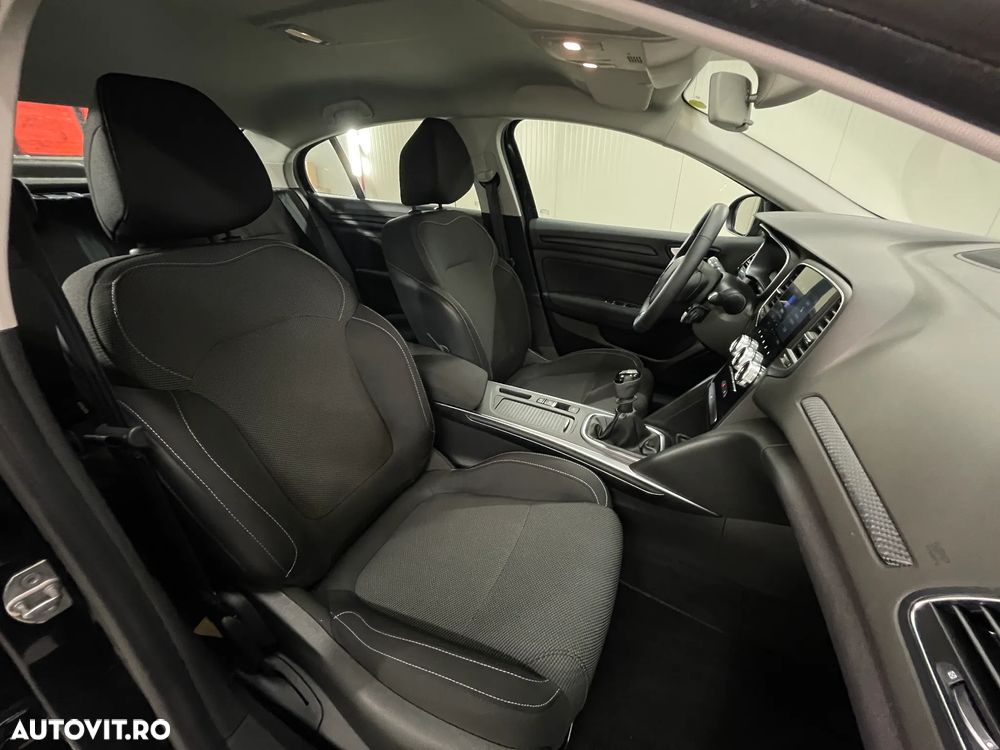 Renault Megane TCe 140 GPF Equilibre - 11
