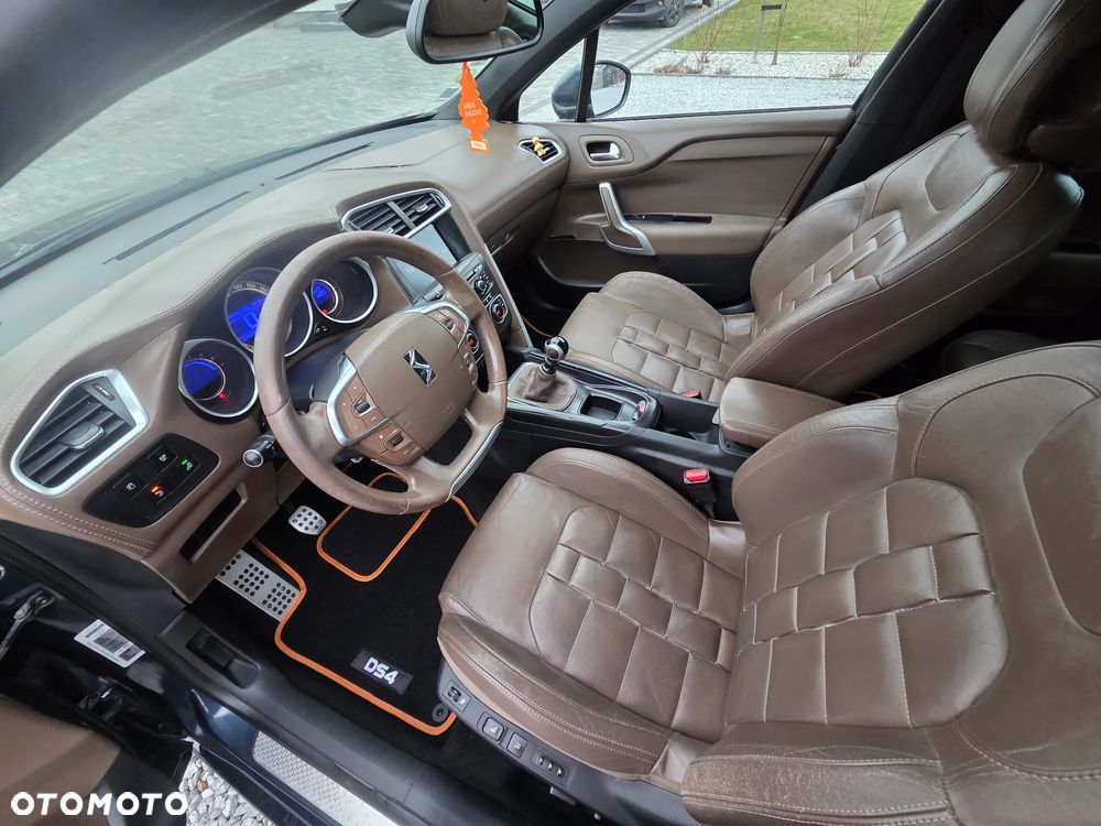 Citroën DS4 HDi 165 SoChic - 11