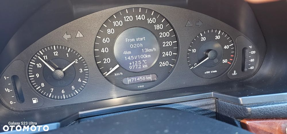 Mercedes-Benz Klasa E - 23