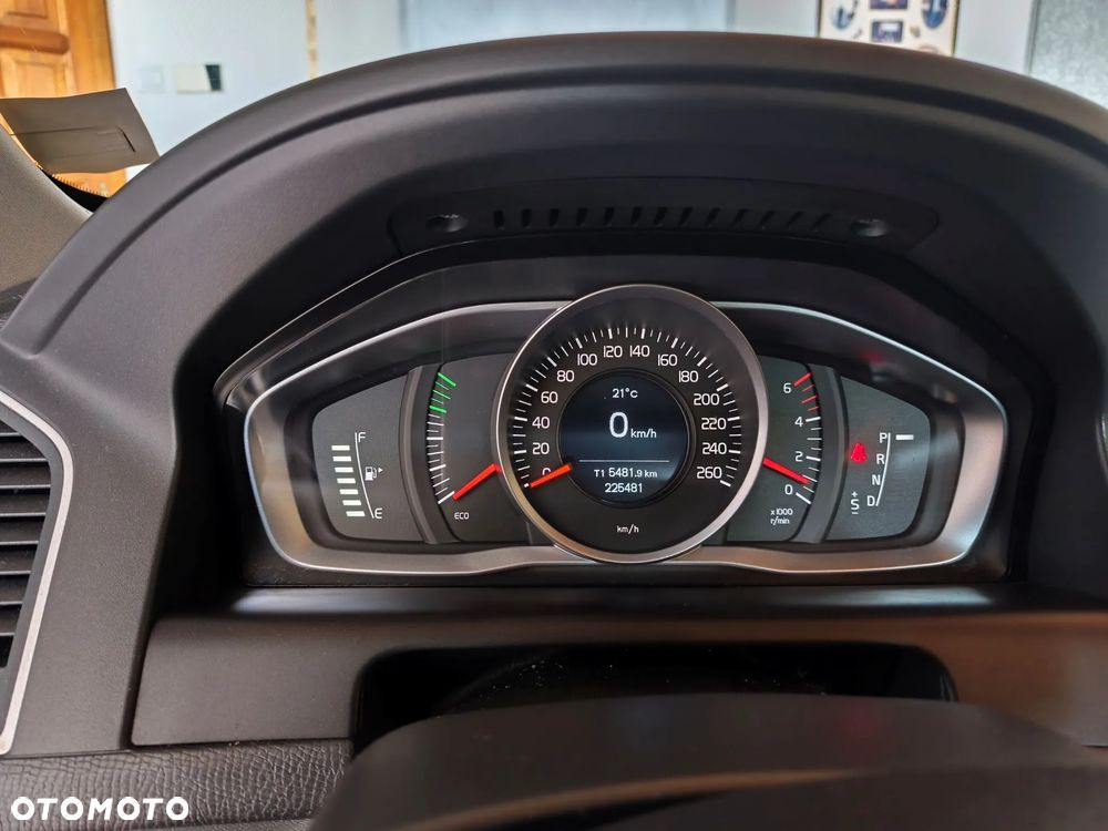 Volvo XC 60 D4 AWD Momentum - 7