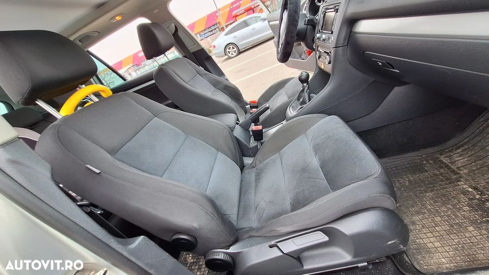 Volkswagen Golf 2.0 TDI DPF Highline - 18