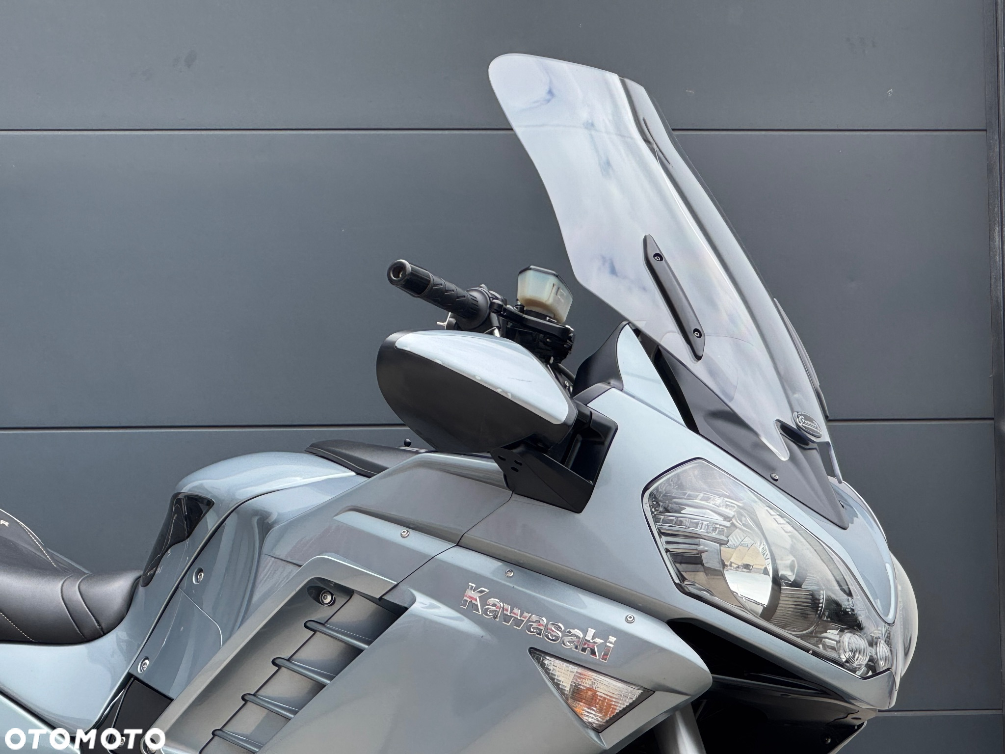 Kawasaki GTR - 2