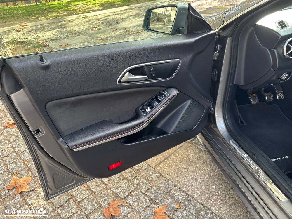 Mercedes-Benz CLA 200 d Shooting Brake AMG Line - 18