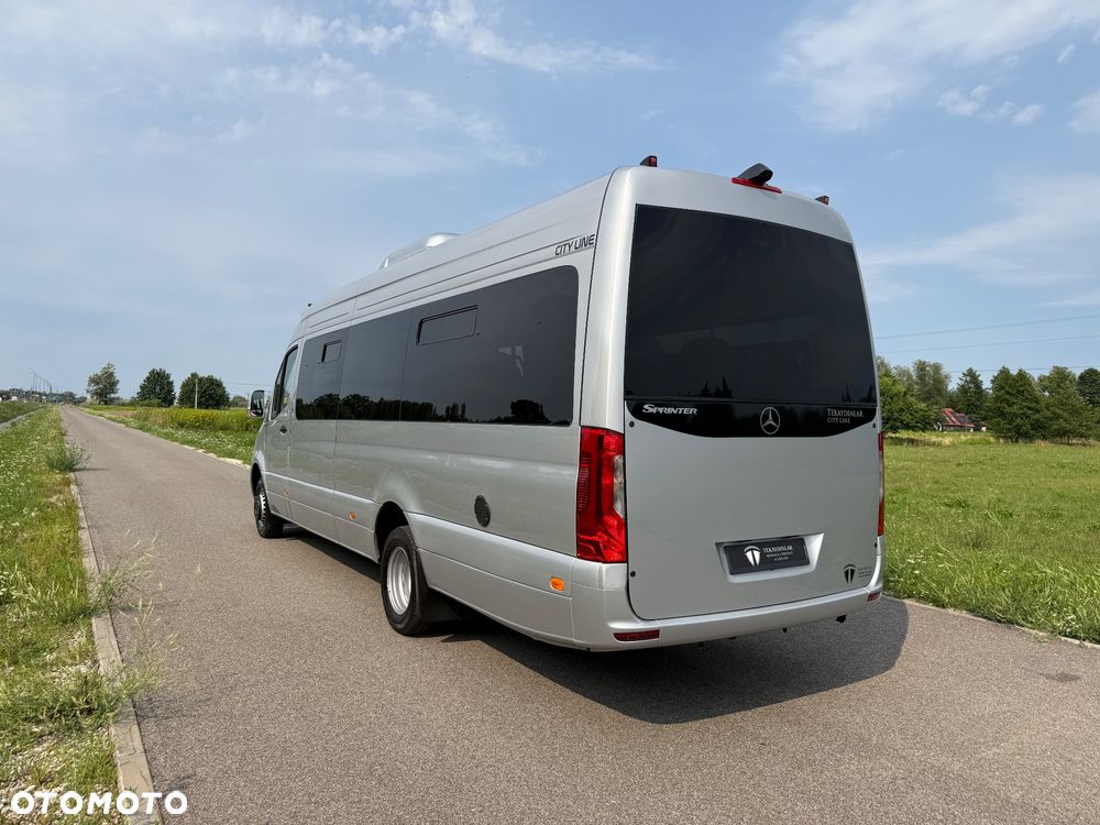 Mercedes-Benz Sprinter 517 - 11