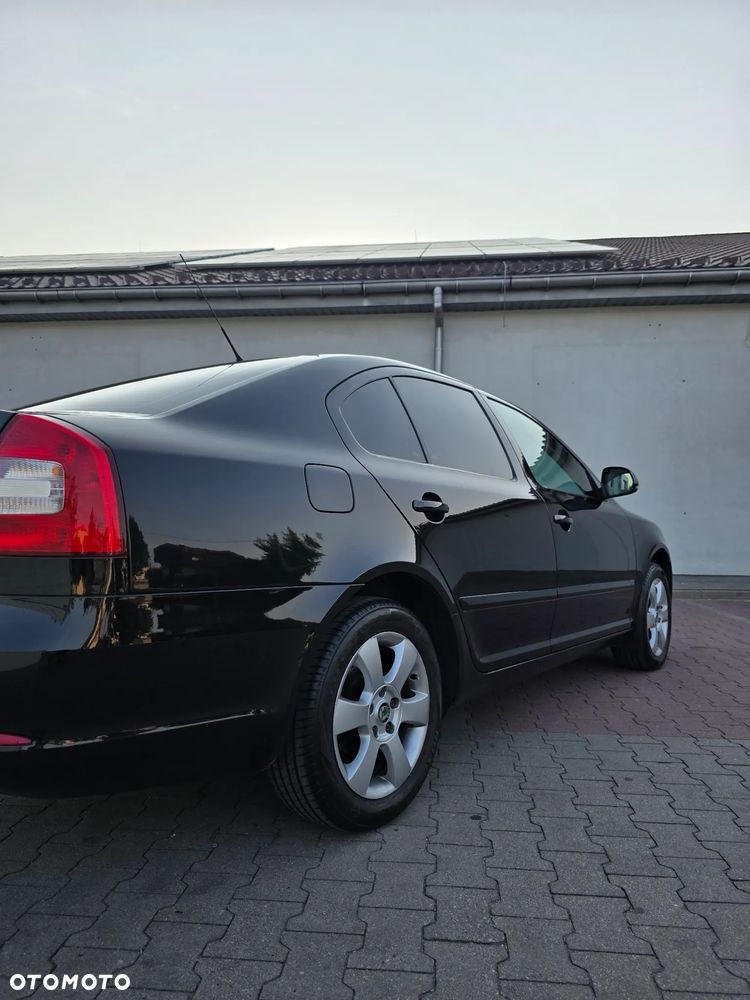 Skoda Octavia 1.6 Elegance - 17