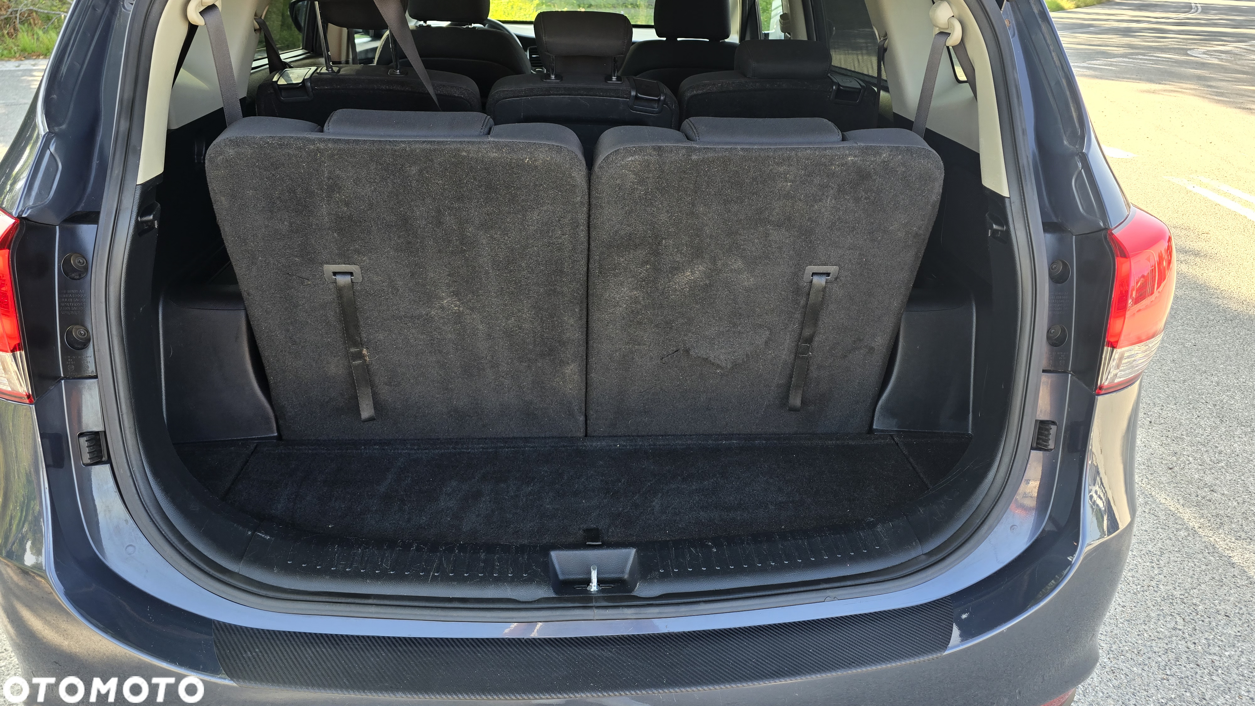Kia Carens 1.6 GDI S 7os - 35