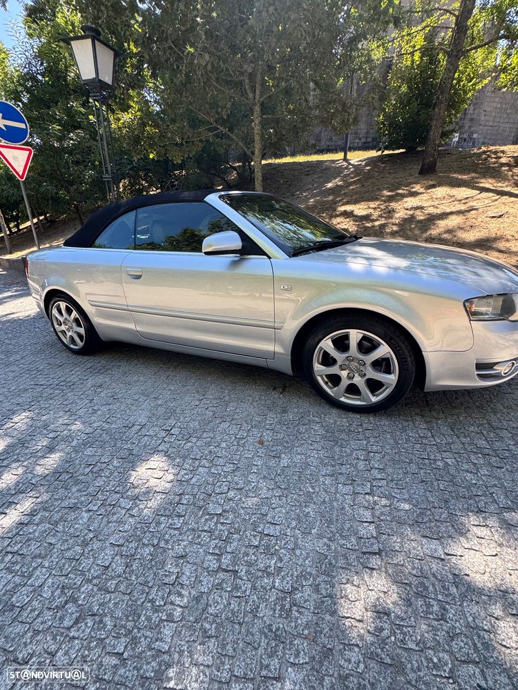 Audi A4 Cabrio 2.0 TDi Exclusive - 2