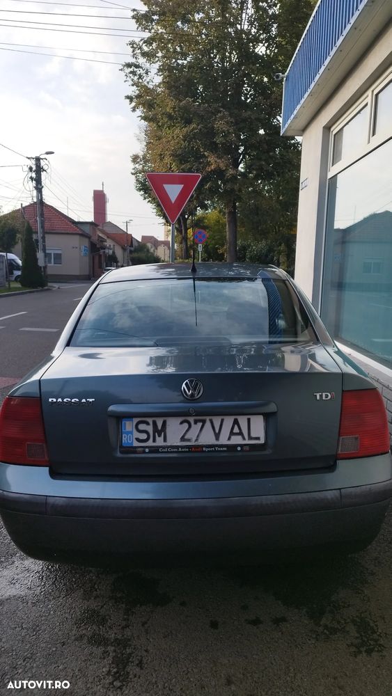 Volkswagen Passat - 4