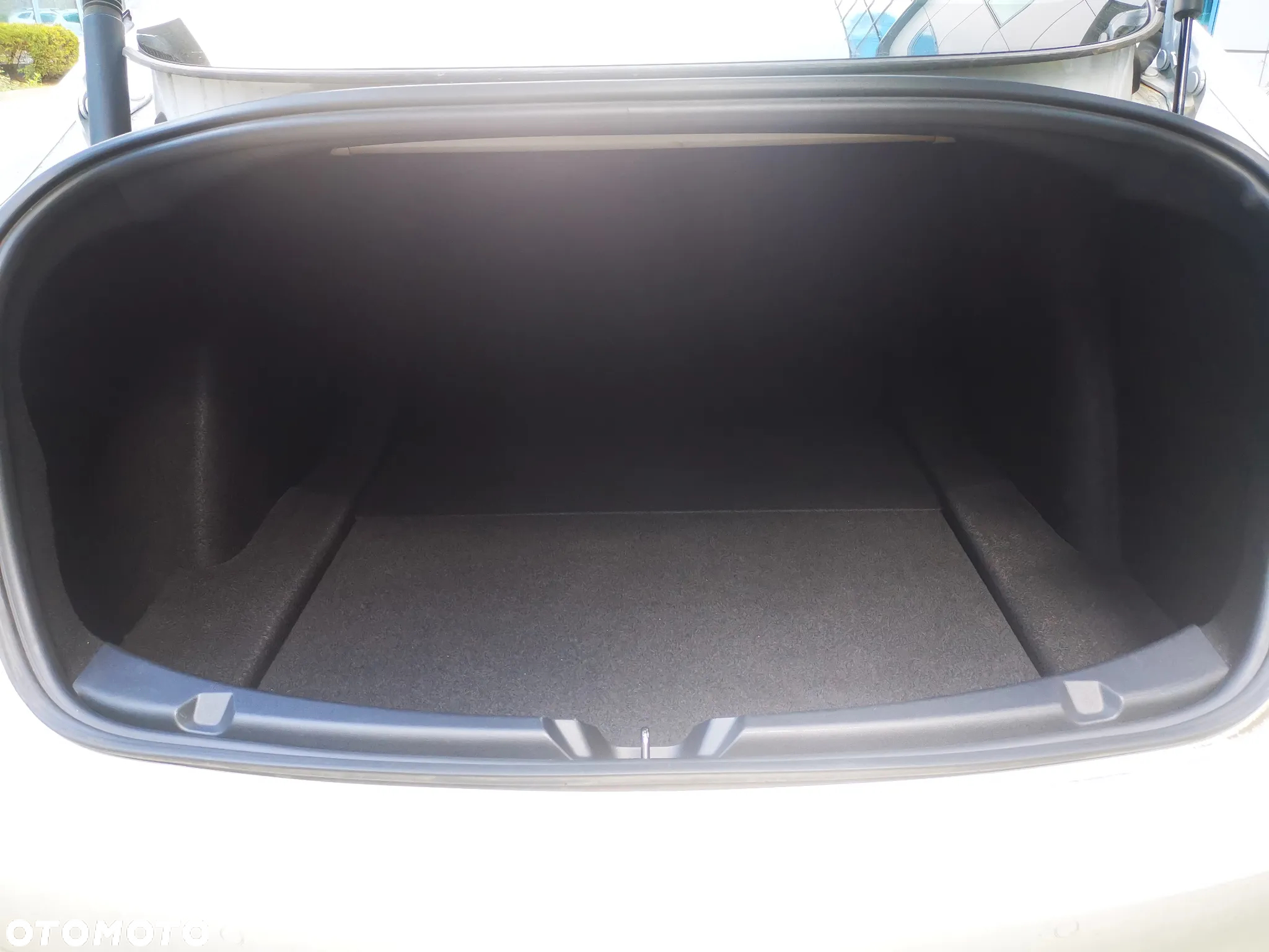 Tesla Model 3 - 16