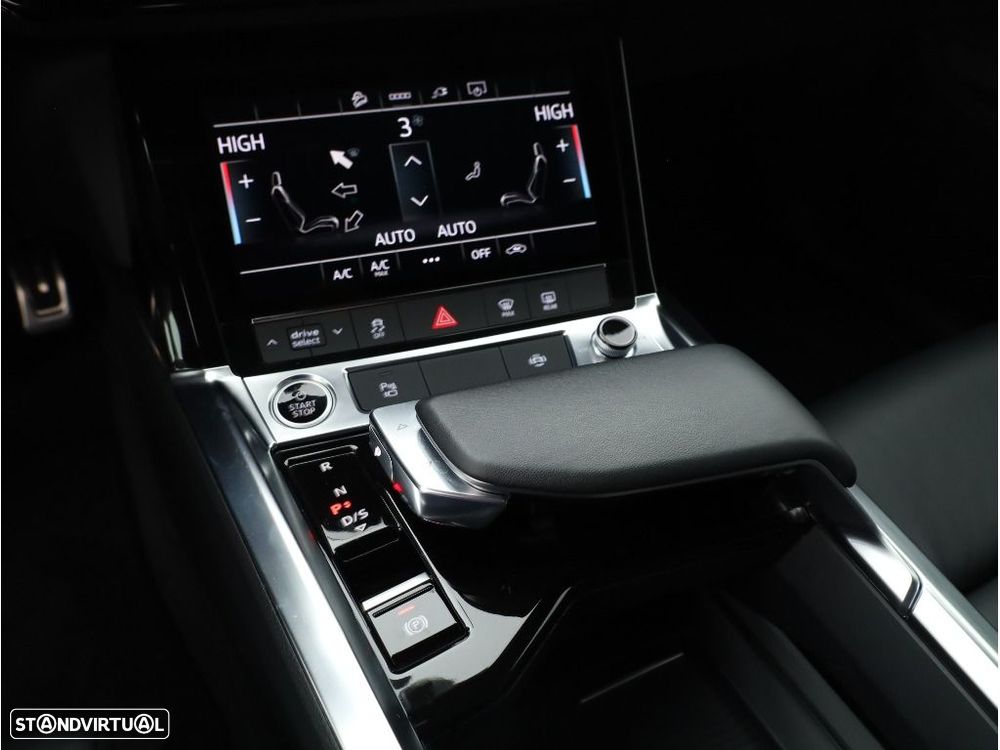 Audi Q8 e-Tron Sportback 50 quattro S line - 24