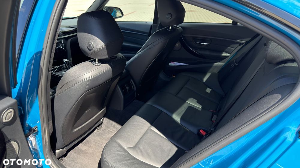 BMW Seria 3 335i xDrive Sport-Aut - 19