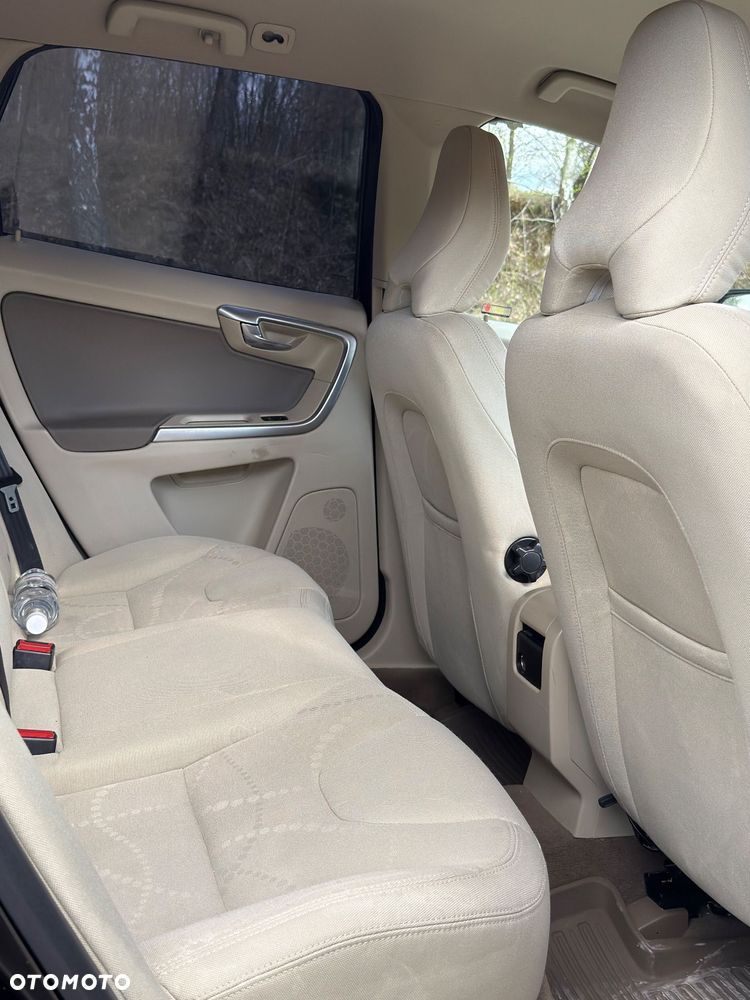 Volvo XC 60 2.4D AWD - 14