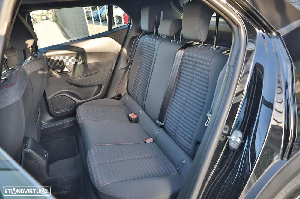 Peugeot e-2008 50 kWh Active Pack - 5