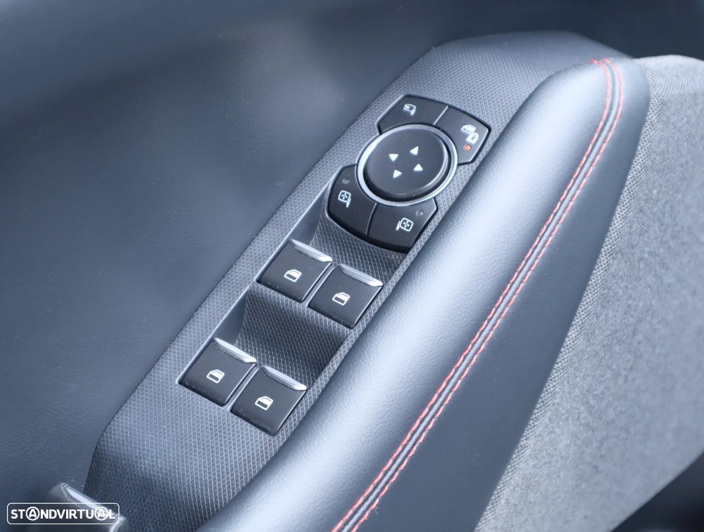 Ford Mustang Mach-E 75.7 kWh Premium AWD - 36