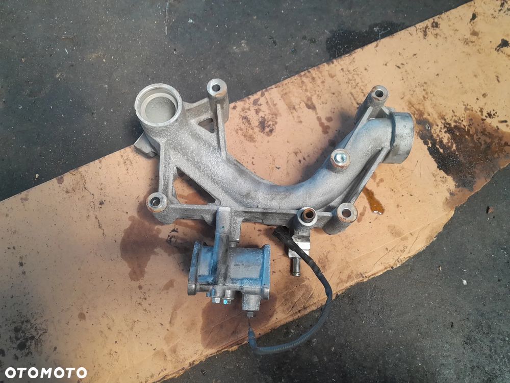 Rura łącznika cieczy/płynu chłodzącego HC46 8K556-A6 Ford F MAX 2024r. GC46-9V426 - 2