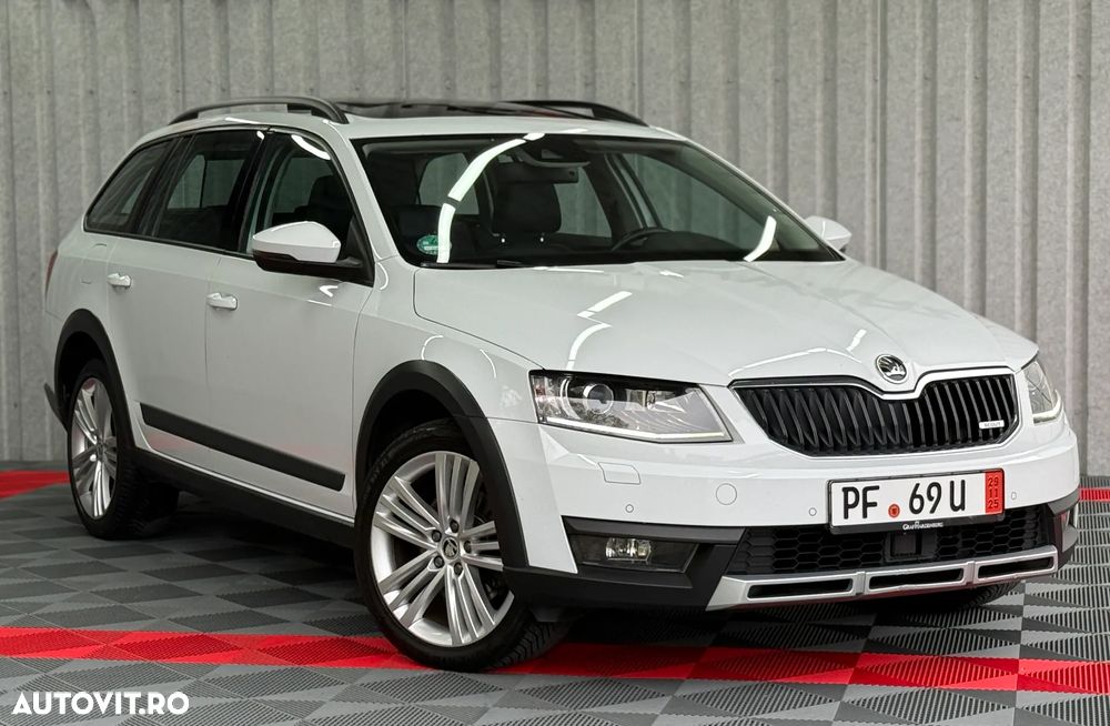 Skoda Octavia Combi 2.0 TDI 4x4 DSG Scout - 1