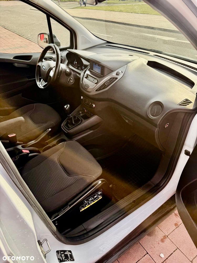 Ford Transit Courier - 9