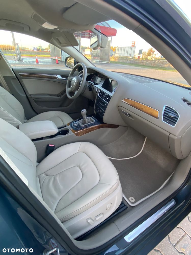 Audi A4 Limousine - 21